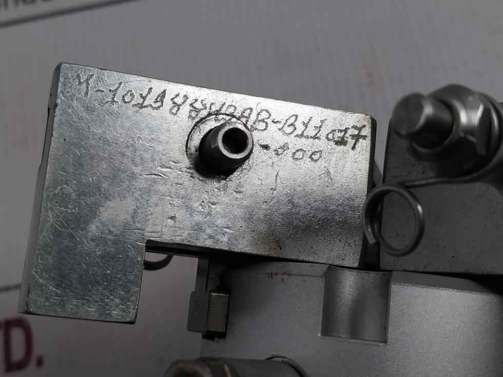 Smc Mhs3-32D-m9Pvz Pneumatic Air Gripper