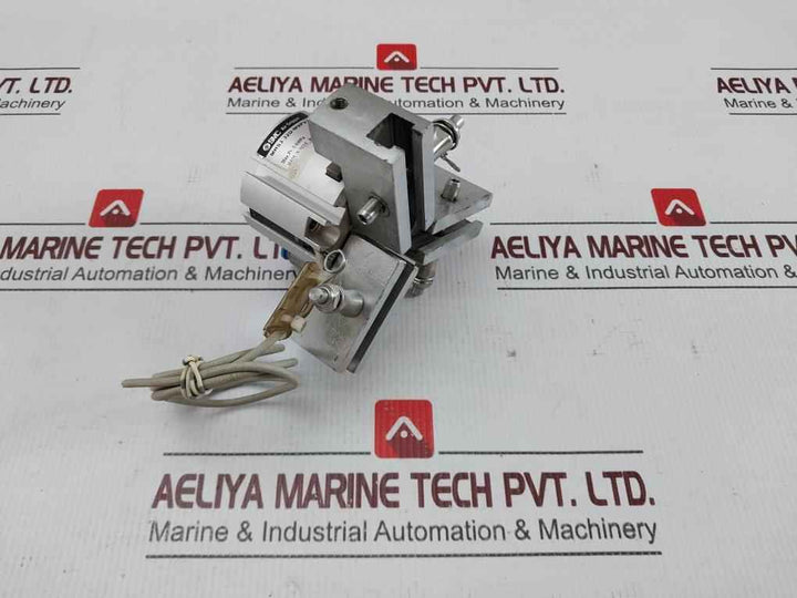 Smc Mhs3 32D-m9Pvz Air Gripper 0.6Mp
