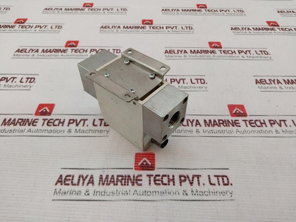 Smc Pf2W704-03-27 Flow Switch 12-24Vdc