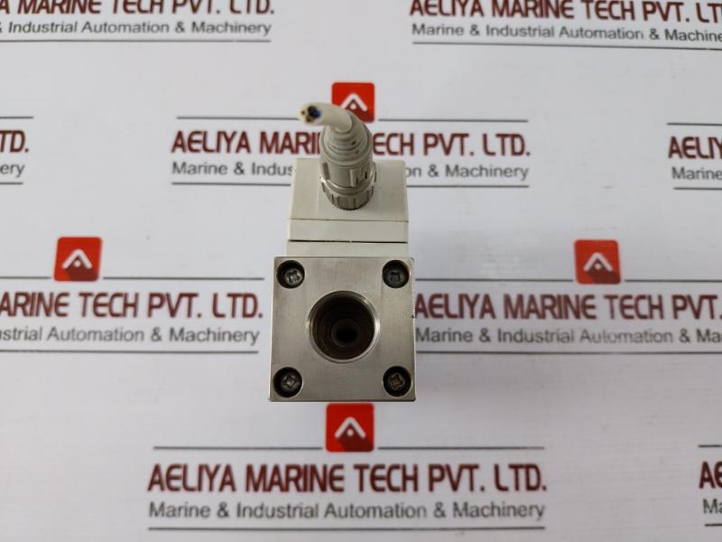 Smc Pf2w704-03-27 Digital Flow Switch For Water 12-24vdc