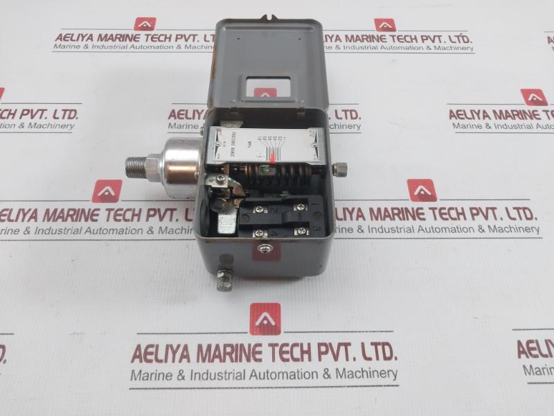 Smc Pressure Switch 0.1-1.0 Mpa Isg130-030-q