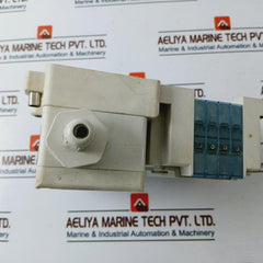 SMC SS5Y31-01V160 Manifold With 1M-5594-684100-102 Pneumatic Solenoid Valve
