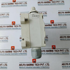 SMC SS5Y31-01V160 Manifold With 1M-5594-684100-102 Pneumatic Solenoid Valve