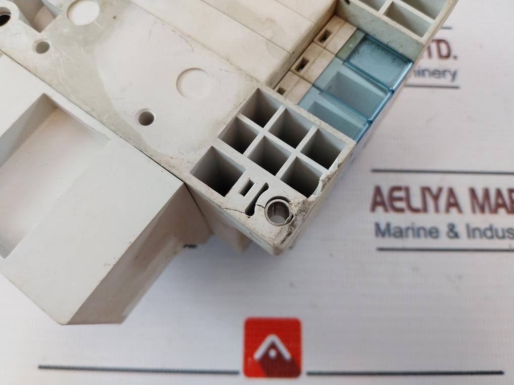 SMC SS5Y31-01W183/ SY3A00-5U1 Pneumatic Solenoid Valve 1M-5792 684100-122