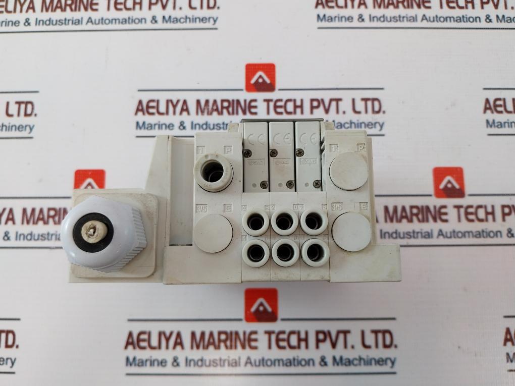 SMC SS5Y31-01W183/ SY3A00-5U1 Pneumatic Solenoid Valve 1M-5792 684100-122