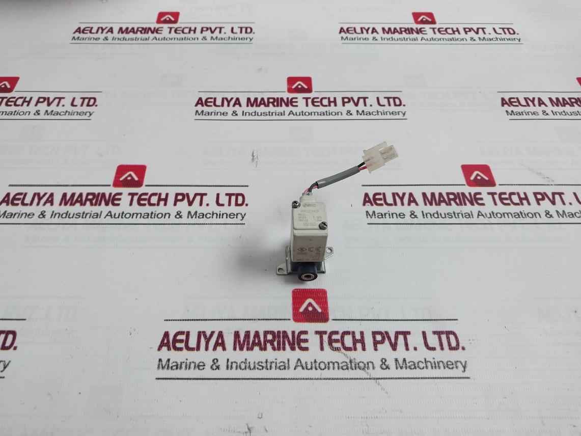 Smc Vdw22Daxcb Pneumatic Solenoid Valve 0.7Mpa Dc24V 3W 1.6Mm