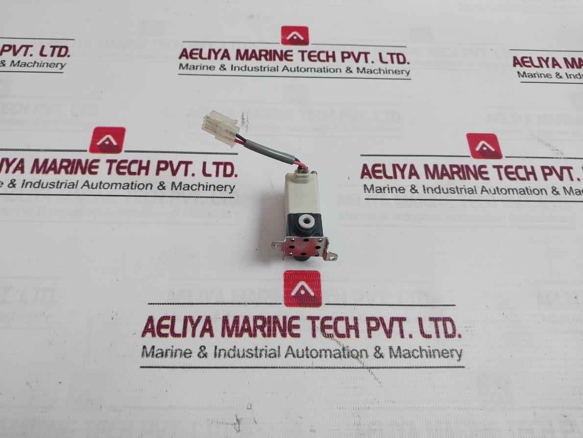 Smc Vdw22Daxcb Pneumatic Solenoid Valve 0.7Mpa Dc24V 3W 1.6Mm