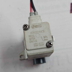 Smc Vdw22Daxcb Pneumatic Solenoid Valve 0.7Mpa Dc24V 3W 1.6Mm