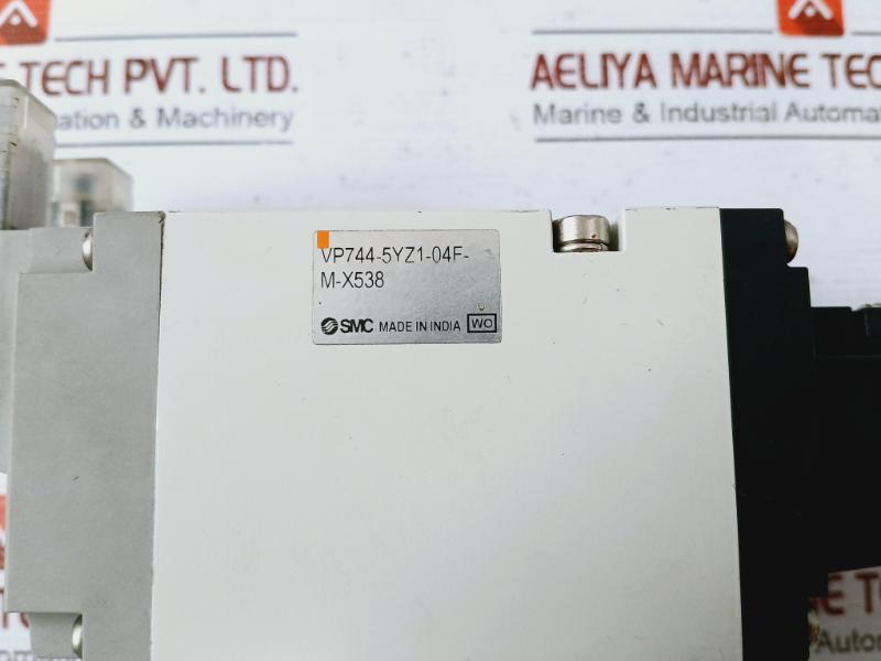 Smc Vp744-5Yz1-04F-m-x538 Solenoid Valve Limit Switch D4N-9B31 Vp744-5Yz1-04F-m-