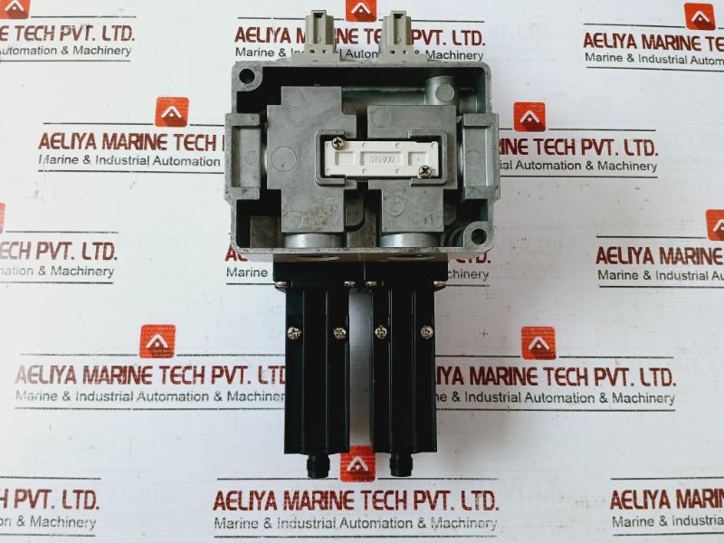 Smc Vp744-5Yz1-04F-m-x538 Solenoid Valve Limit Switch D4N-9B31 Vp744-5Yz1-04F-m-