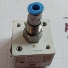 Smc Zse30A-01-p-la1 Digital Pressure Switch Class 2 24Vdc