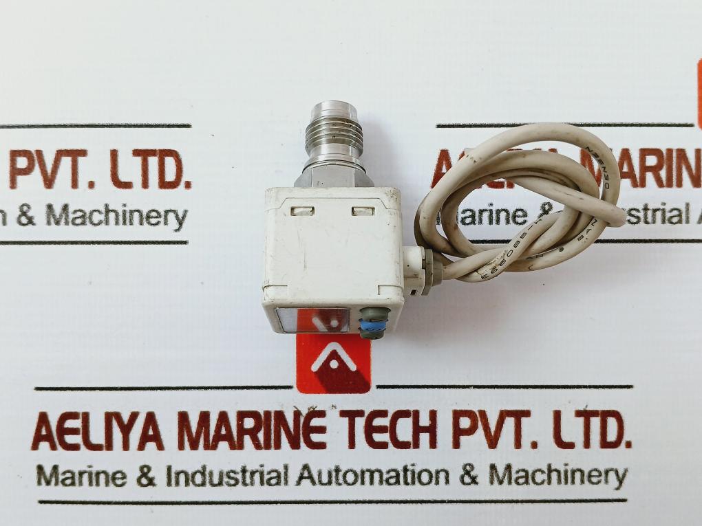 SMC ZSE80F-A2-T Digital Pressure Switch Assembly 12-24VDC