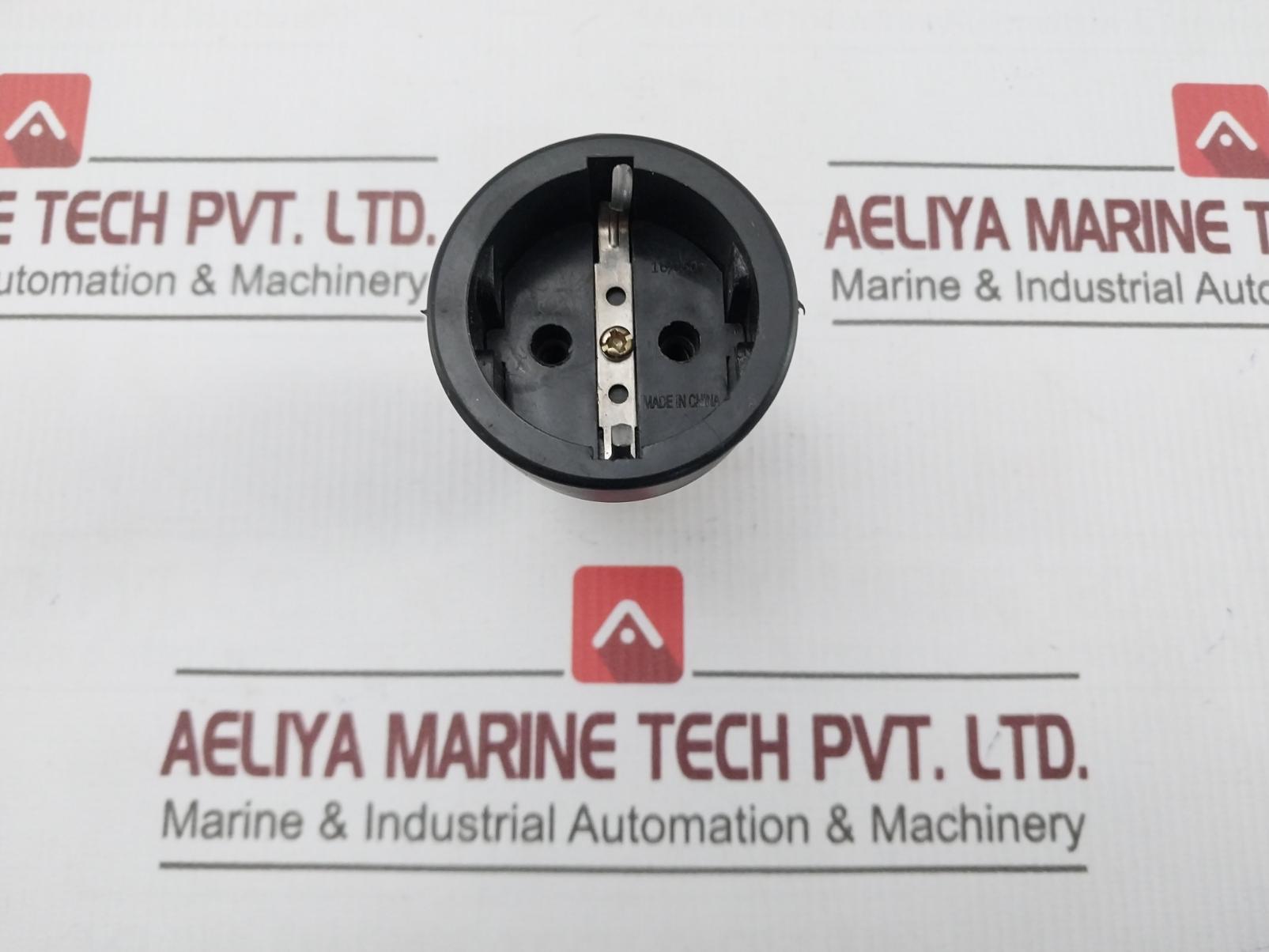 Socket Connector