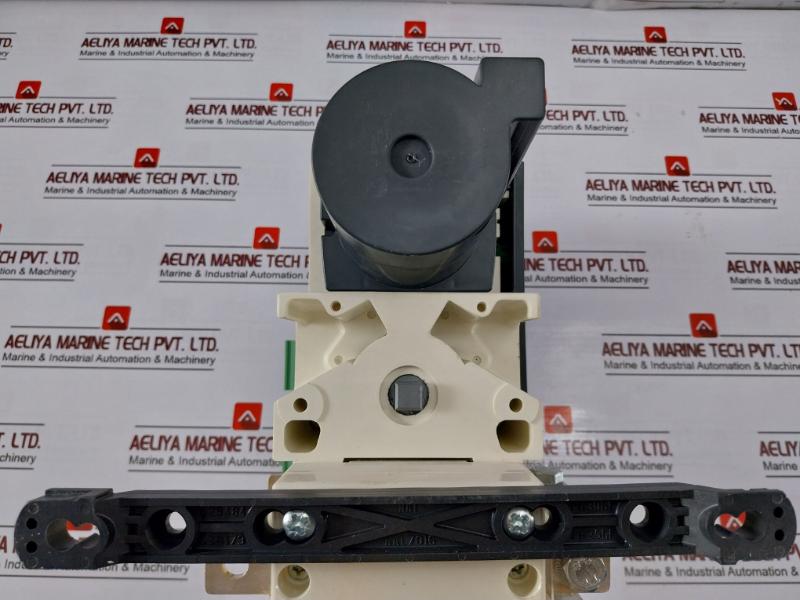 Socomec Atys R-4P-200A Motorised Changeover Switch 95234020Sl 2A/24V