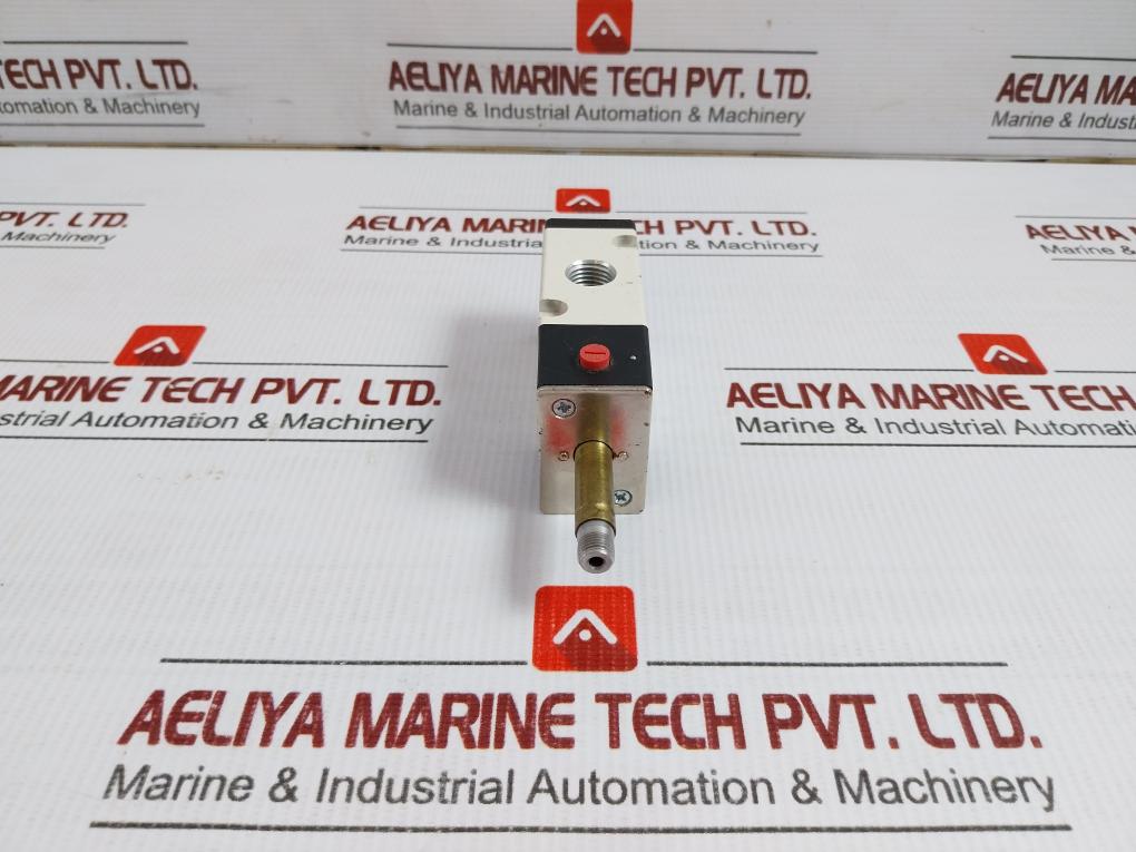 Solenoid Valve 1.5-8.0Bar Part No 3V310-08-nc Airtac