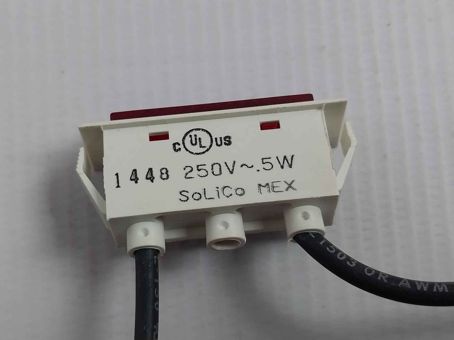 Solico Rectangular Indicator Light 250v~.5w