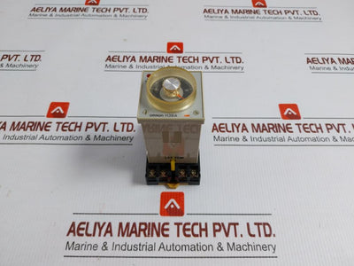 Solid-state-Timer-Withe-Base-P2Cf-08-200-220-240Vac-50-60Hz-10A-Omron-H3Ba-8-208455-1