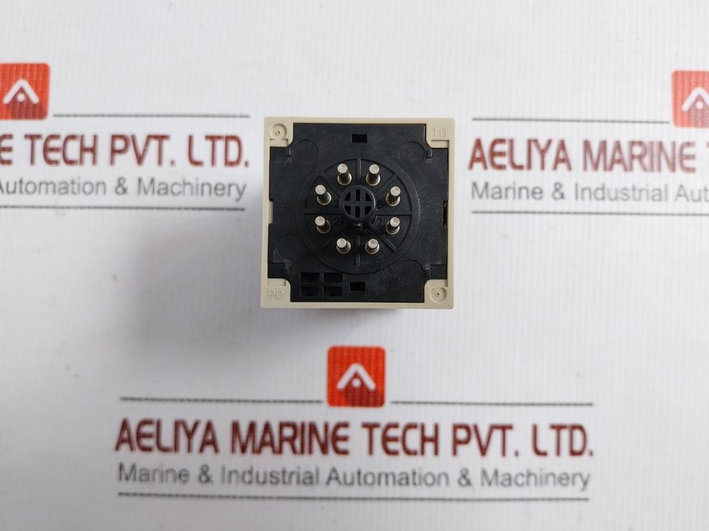 Solid-state-Timer-Withe-Base-P2Cf-08-200-220-240Vac-50-60Hz-10A-Omron-H3Ba-8-208455-10