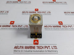 Solid-state-Timer-Withe-Base-P2Cf-08-200-220-240Vac-50-60Hz-10A-Omron-H3Ba-8-208455-1