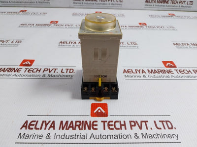 Solid-state-Timer-Withe-Base-P2Cf-08-200-220-240Vac-50-60Hz-10A-Omron-H3Ba-8-208455-2