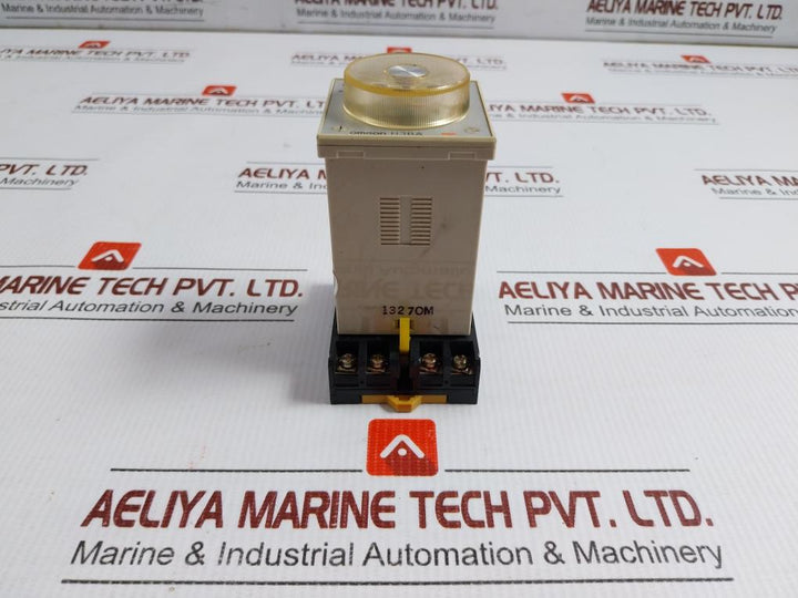Solid-state-Timer-Withe-Base-P2Cf-08-200-220-240Vac-50-60Hz-10A-Omron-H3Ba-8-208455-2