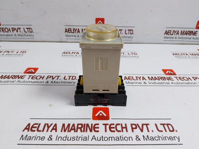 Solid-state-Timer-Withe-Base-P2Cf-08-200-220-240Vac-50-60Hz-10A-Omron-H3Ba-8-208455-4