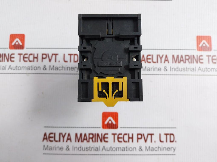 Solid-state-Timer-Withe-Base-P2Cf-08-200-220-240Vac-50-60Hz-10A-Omron-H3Ba-8-208455-7