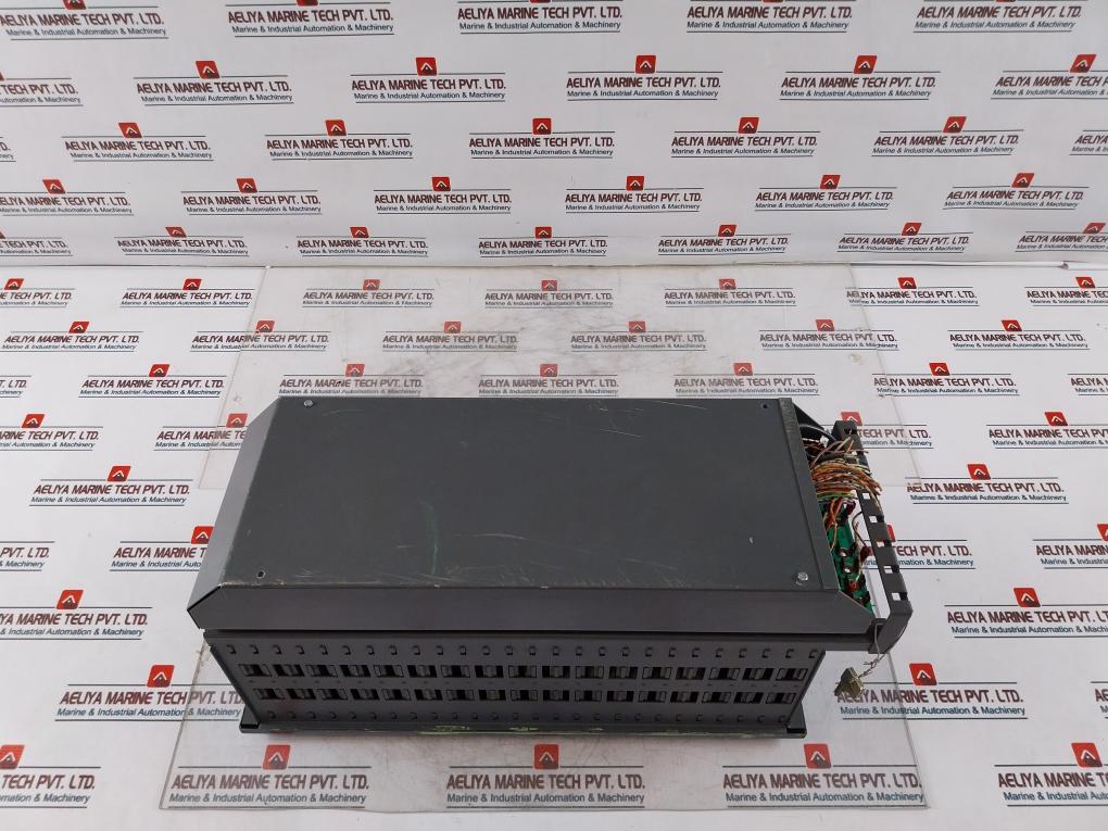 Soren T.Lyngso 90036619 V01 Module Rack