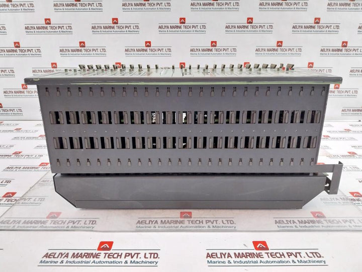 Soren T.Lyngso 90036619 V01 Module Rack