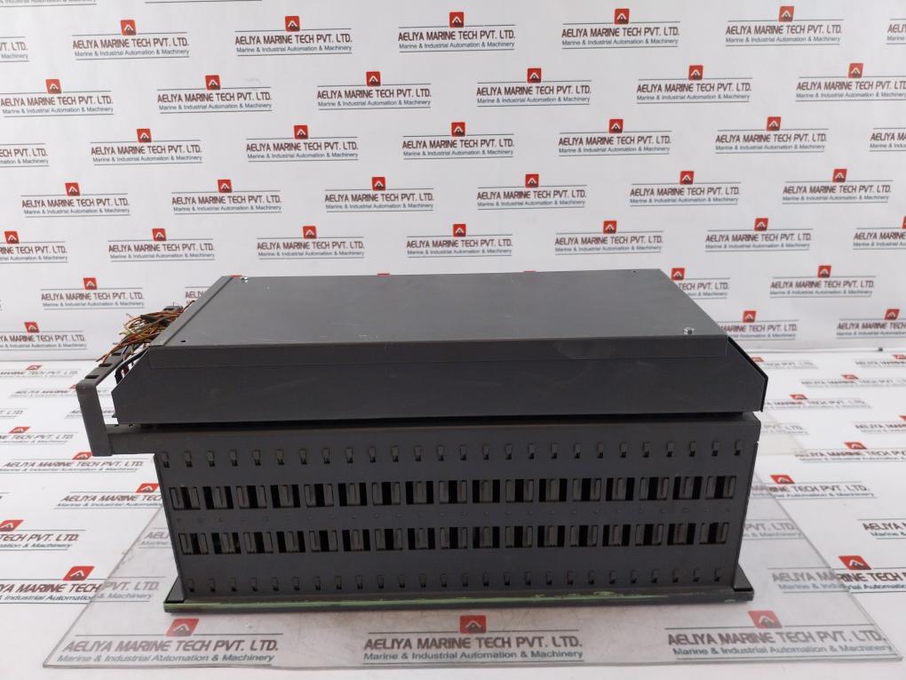 Soren T.Lyngso 90036619 V01 Module Rack