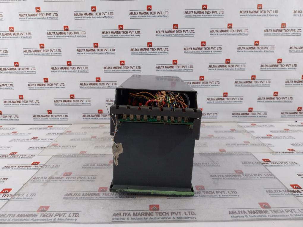 Soren T.Lyngso 90036619 V01 Module Rack