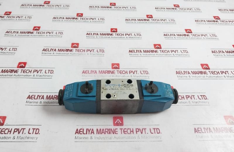 Sperry Vickers Dg4V-3-6C M U1 Eh 7 30 Eu38 C Solenoid Operated Directional Valve