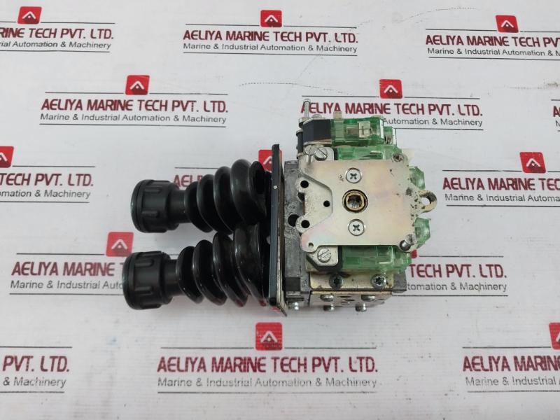 Spohn & Burkhardt Ns011F11Ggvur Joystick Controller Vde 0660 Iec 947
