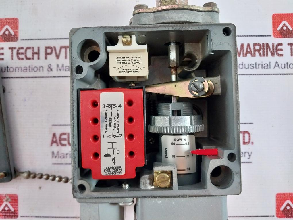 Square D Ggw-4 Pressure Switch Series C Class 9012 240 Psig 16.5 Bar