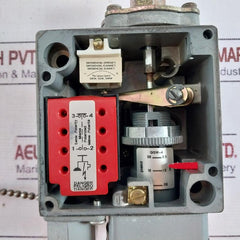 Square D Ggw-4 Pressure Switch Series C Class 9012 240 Psig 16.5 Bar