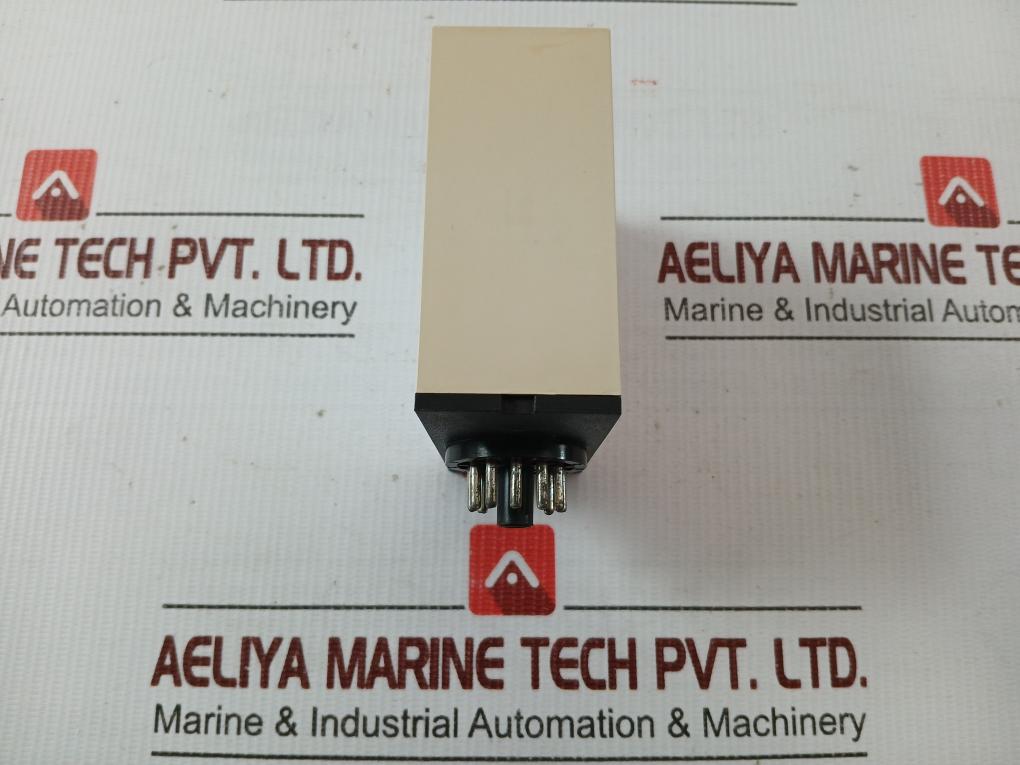 St 199 230 Carlo Gavazzi 230V 50/60Hz Temperature Controller