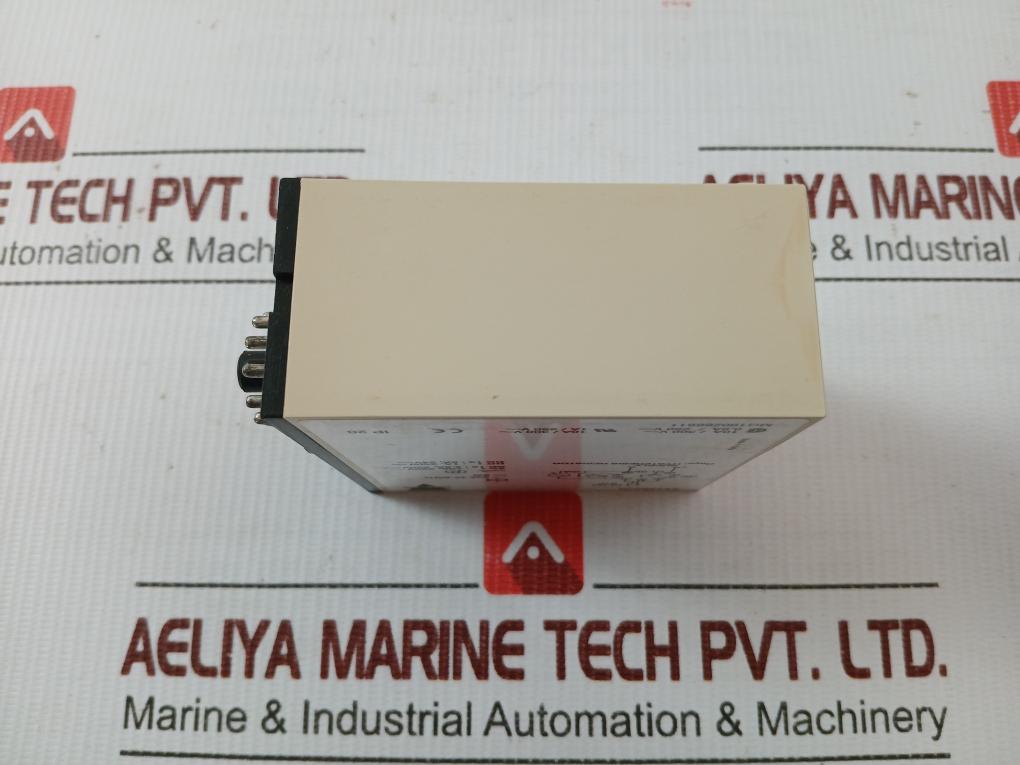 St 199 230 Carlo Gavazzi 230V 50/60Hz Temperature Controller