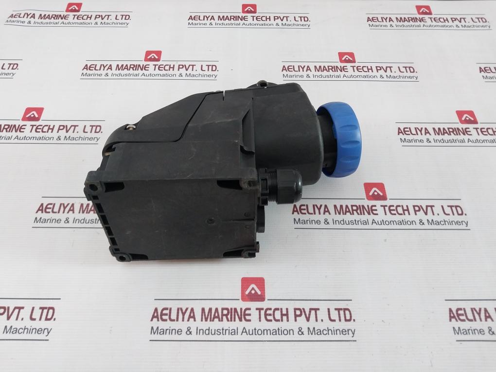 Stahl 8570/11-306 Wall Mounted Socket 200-250V