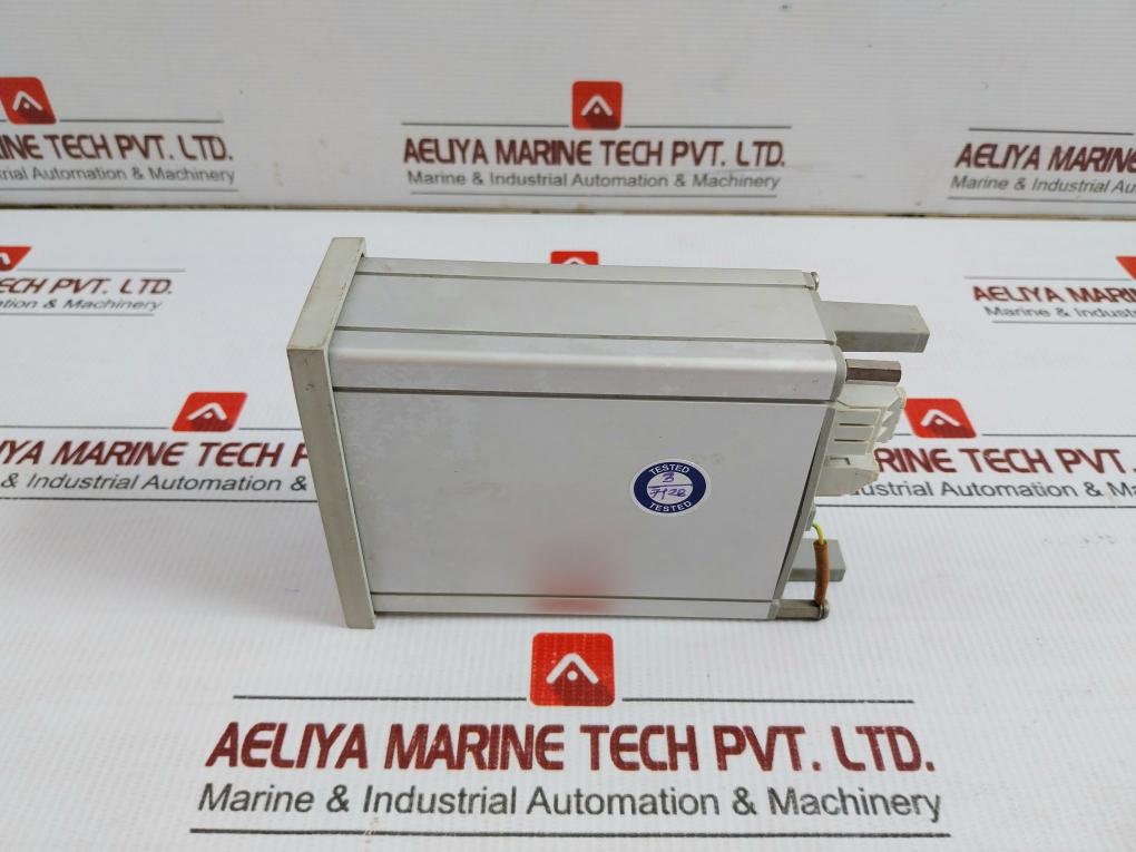 Status Instruments Digital Process Indicator Dm4000