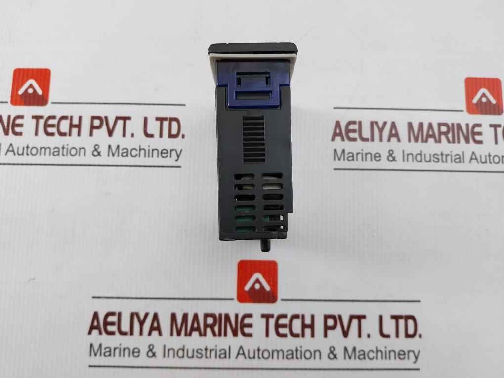 Stulz Sfcb48v Digital Temperature Controller Module 0-10v (dc)ip65