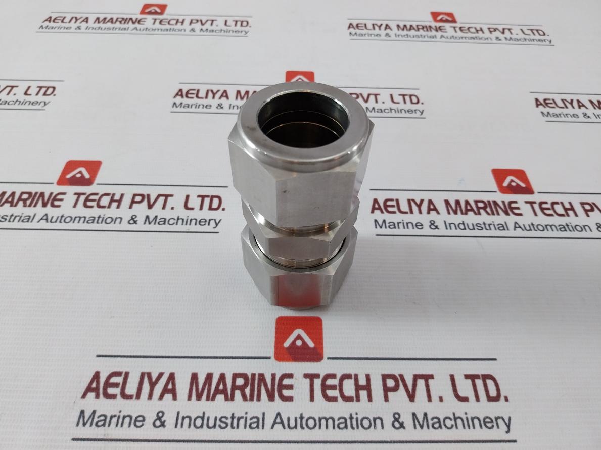 Superlok 316 Scv Ss Tube Fitting 316 Scb 1 1/4S