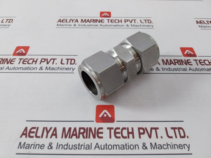 Superlok 316 Scv Ss Tube Fitting 316 Scb 1 1/4S
