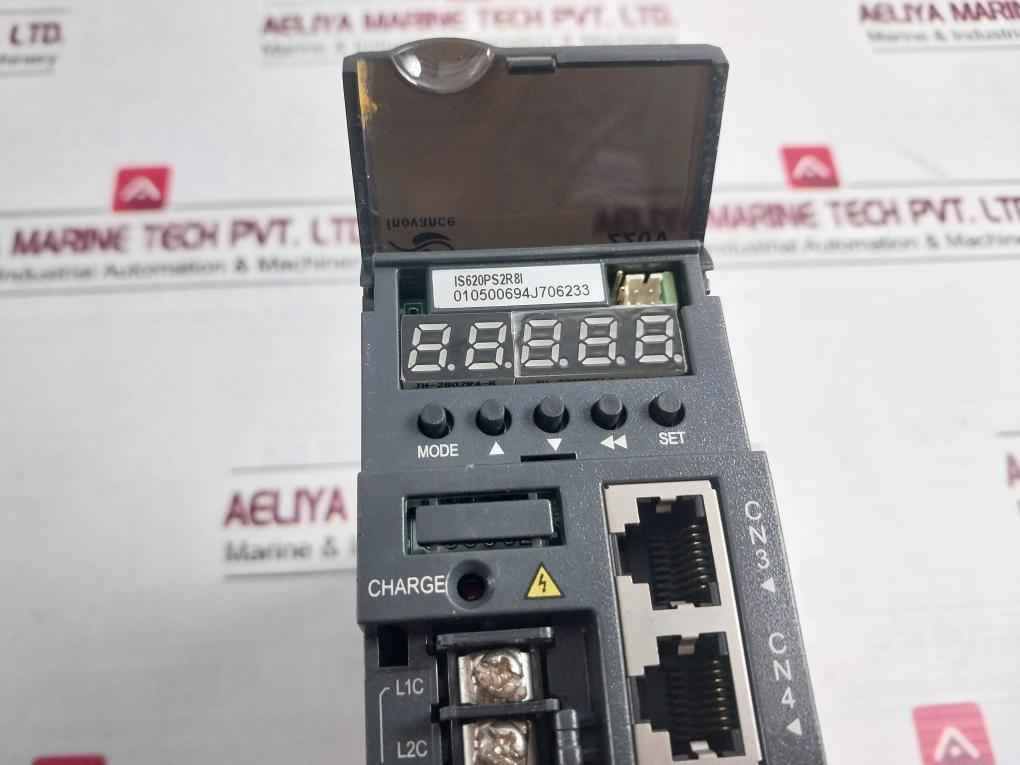 Suzhou Is620Ps2R8I Servo Drive 3Ph Ac 0-240V 2.8A 0-400Hz 400W