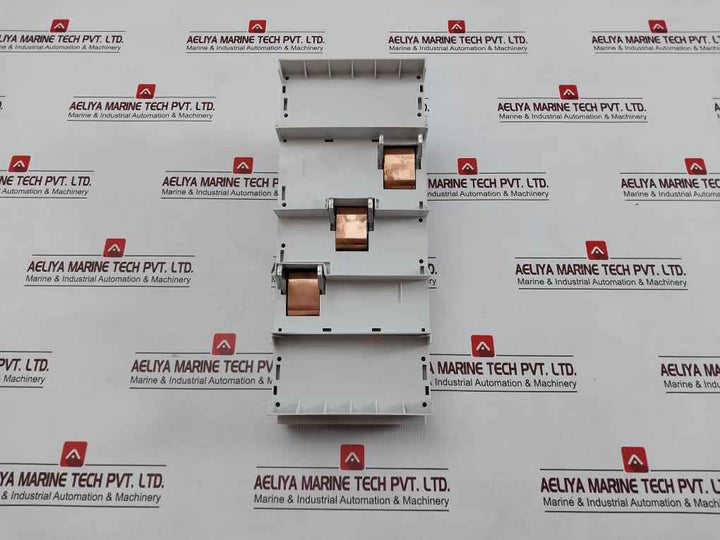 Sv 9345.710 Circuit-breaker Component Adaptor 3-pole 480v/600a