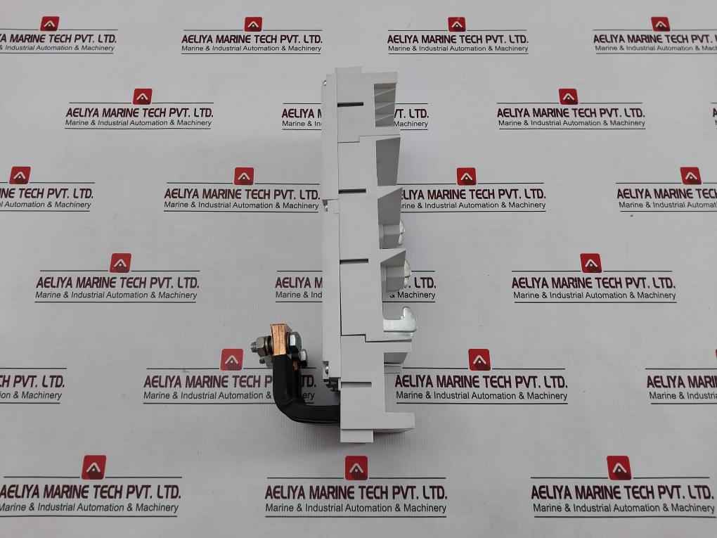 Sv 9345.710 Circuit-breaker Component Adaptor 3-pole 480v/600a