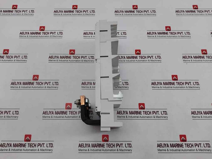 Sv 9345.710 Circuit-breaker Component Adaptor 3-pole 480v/600a
