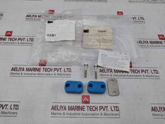 Swagelok 304-s3-pp-8T Bolted Plastic Clamp Tube Support Kit