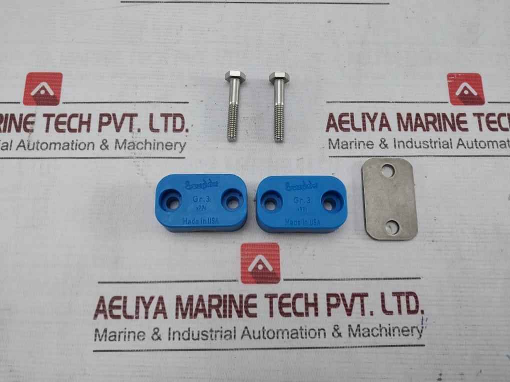 Swagelok 304-s3-pp-8T Bolted Plastic Clamp Tube Support Kit