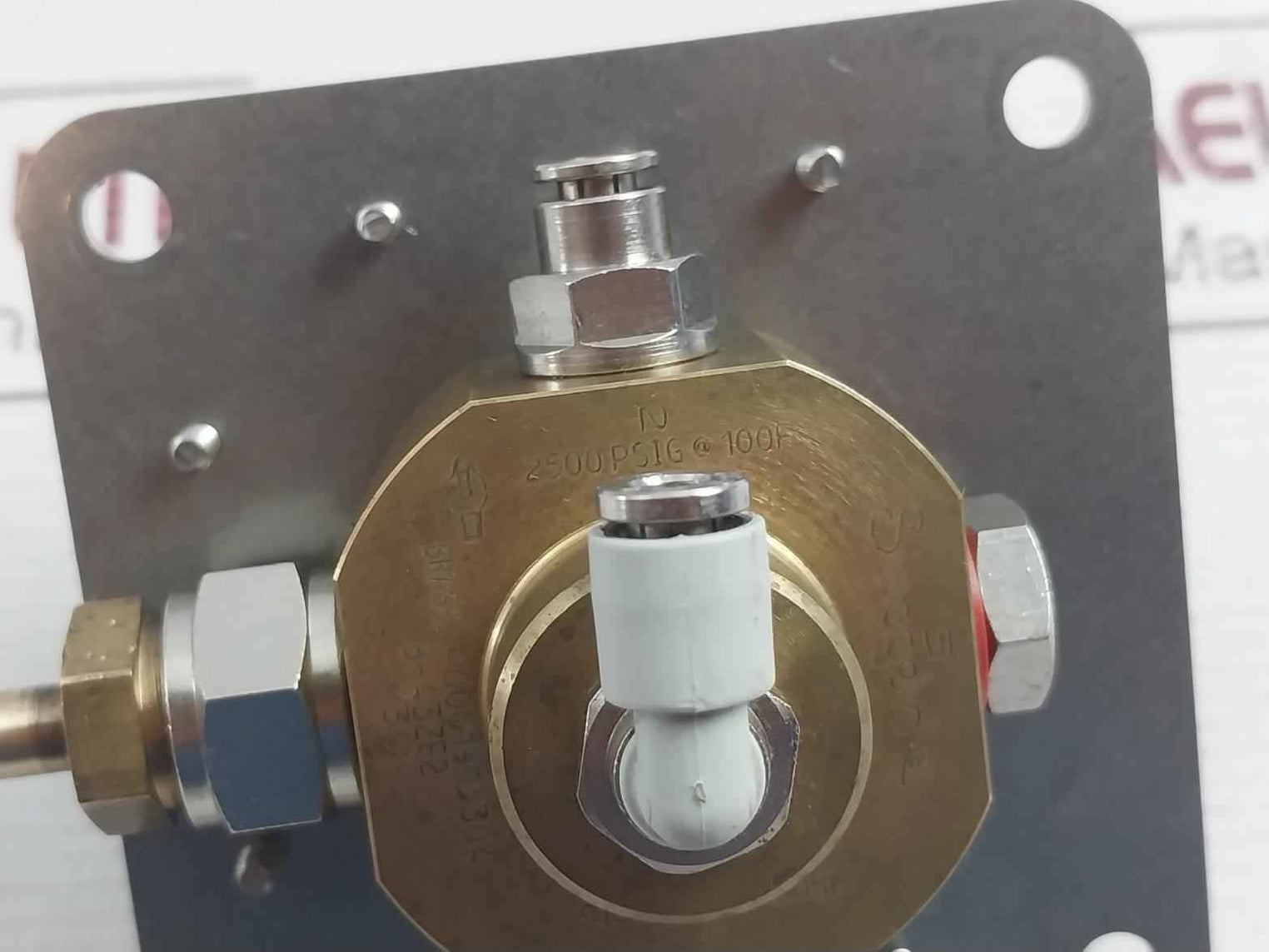 Swagelok B-43Zf2 Ball Valve 150F At 2500 Psig