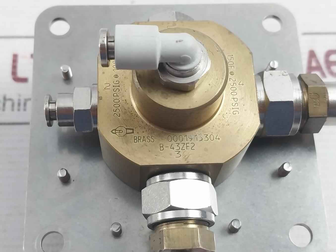 Swagelok B-43Zf2 Ball Valve 150F At 2500 Psig